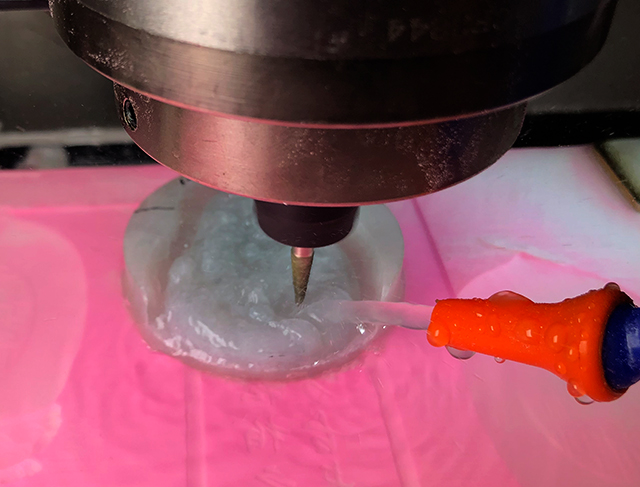 翡翠雕刻机多少钱一台，选购时需要注意哪些问