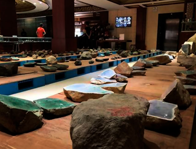 翡翠玉器行业中全自动玉石雕刻机有什么优势